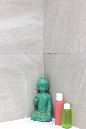 Bathroom amenities - Wonderful Holiday Studio in the Trendy Brick Lane (London)