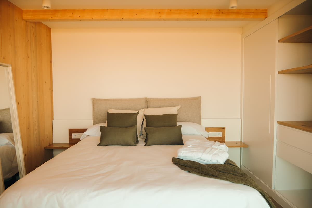Comfort Villa | 1 bedroom, Egyptian cotton sheets, premium bedding, down comforters