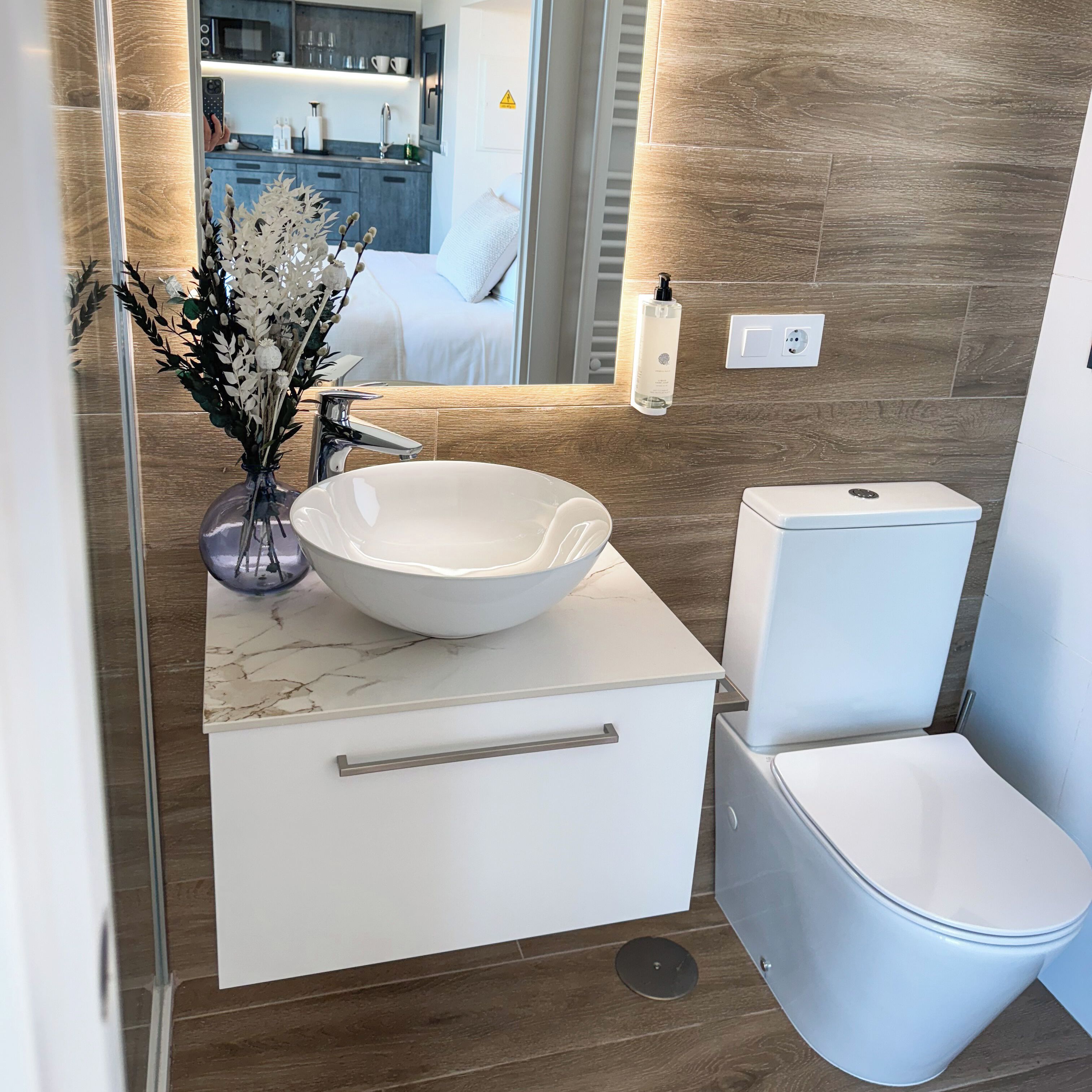 Cabaña Confort, 1 cama de matrimonio | Baño | Secador de pelo, toallas, jabón y champú