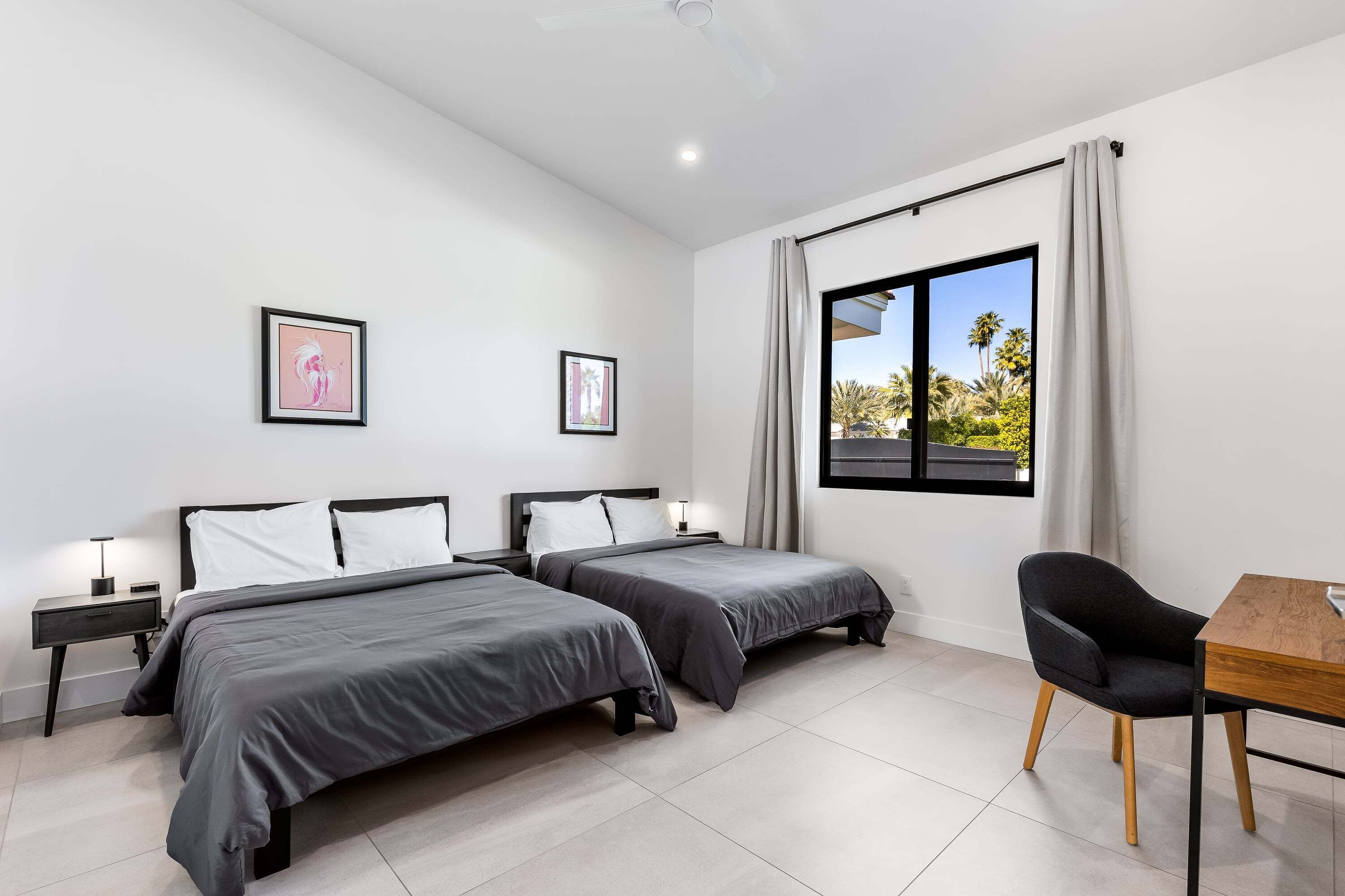 4 habitaciones, escritorio, tabla de planchar con plancha y wifi gratis 