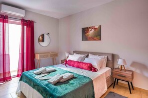 2 makuuhuonetta, silitysrauta/-lauta, vauvan matkasänky, Wi-Fi