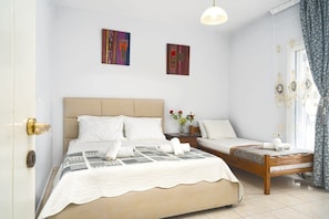 1 bedroom, desk, iron/ironing board, WiFi
