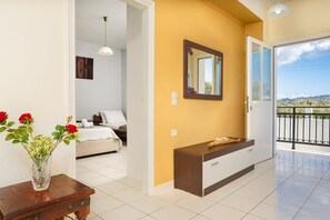1 habitación, escritorio, tabla de planchar con plancha y wifi 