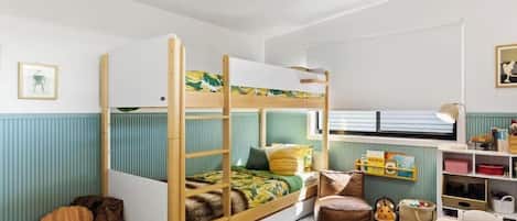 3 chambres, fer et planche à repasser, Wi-Fi, draps fournis