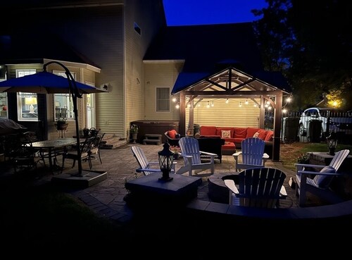 5 bdrm- hot tub & fire pit, Water's Edge pool, tennis pickleball - Saratoga Lake