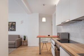 Premier Apartment, 3 Bedrooms, Non Smoking, Hill View | Private kitchen | Fridge, microwave, oven, stovetop - Athenian Hillside Residence (Athens)