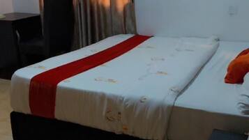 Classic Double Room, Courtyard View | Individually furnished, desk, laptop workspace, free WiFi