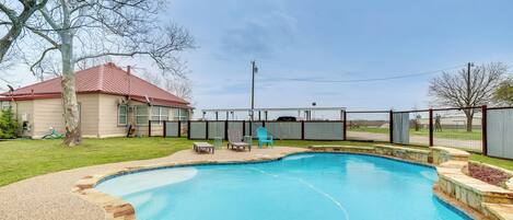 House (6 Bedrooms) | Interior