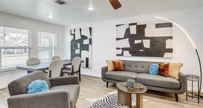 3 Mi to NRG Stadium: Sleek Houston Retreat!