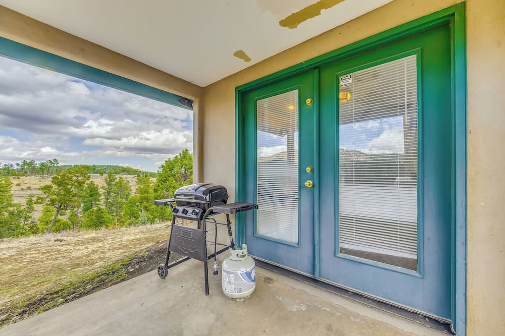 Cozy Alto Cabin w/ Grill & Mtn Views: 2 Mi to Lake - White Oaks, NM