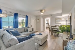 Interior - Near Boardwalk + Breweries: Emerald Coast Getaway! (Fort Walton Beach)