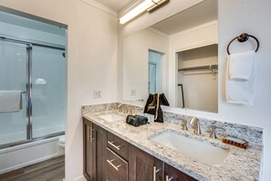 Nhà (3 Bedrooms) | Nội thất