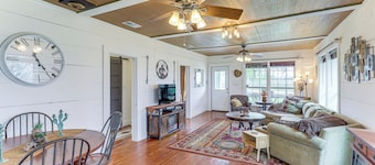 14 Acres w/ Pond Access: Farmhouse in Temple!