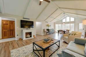 House (4 Bedrooms) | Interior - East Aurora Home ~ 18 Mi to Downtown Buffalo! (East Aurora)