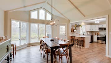House (4 Bedrooms) | Front of property