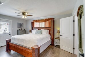 3 bedrooms, iron/ironing board, free cots/infant beds, bed sheets