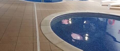 Cabaña | Alberca | Alberca techada