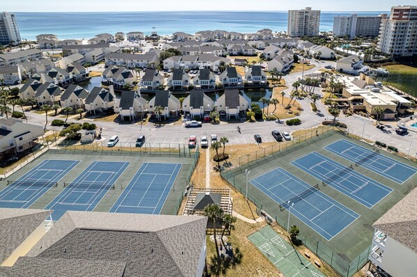 Sport court - Sandpiper Cove 1096 2 Bedroom Condo by RedAwning (Destin)