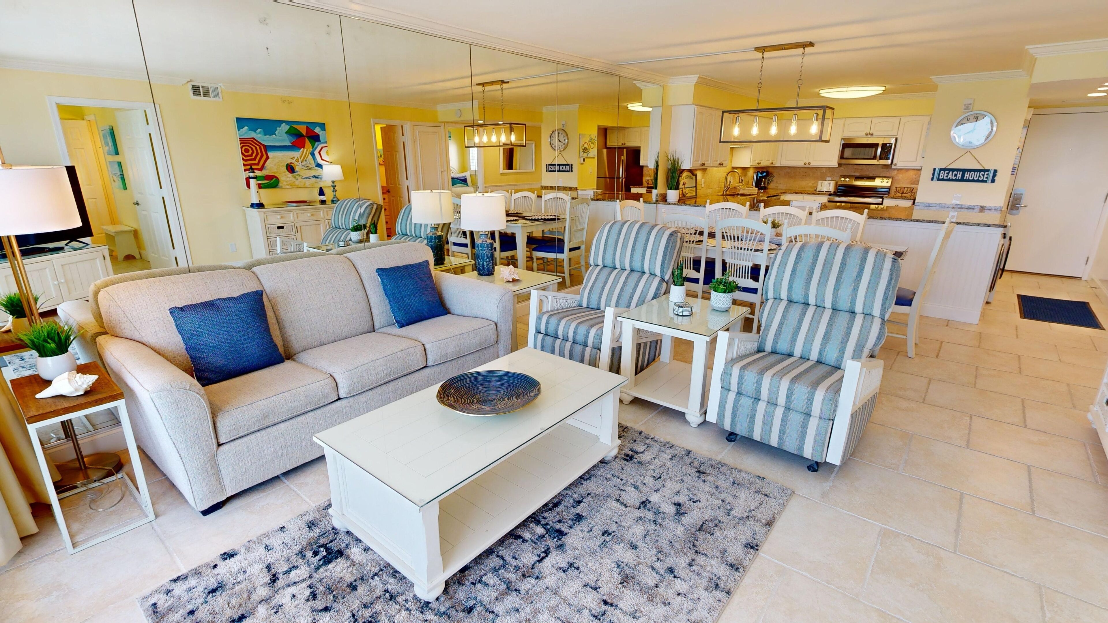 Condo, 2 quartos | Área de estar