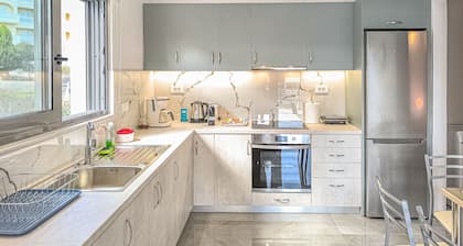 Newly Built House Steps from the Beach: Everything Within Walking Distance!