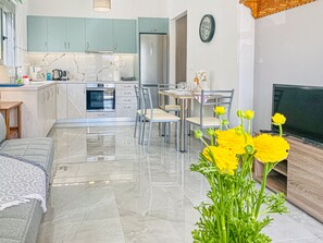 TV - Newly Built House Steps from the Beach: Everything Within Walking Distance! (Agia Marina)