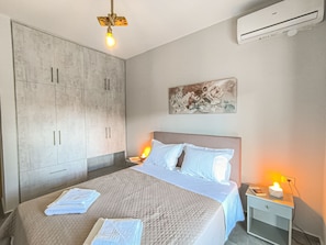 1 habitación, tabla de planchar con plancha, wifi gratis y ropa de cama 