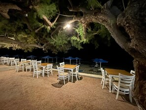 Restaurant - HappyCamp Mobile Homes Camping Apollonia (Agios Vasileios)