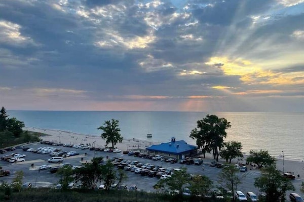 Nearby Weko beach. Just a 10 min drive away.