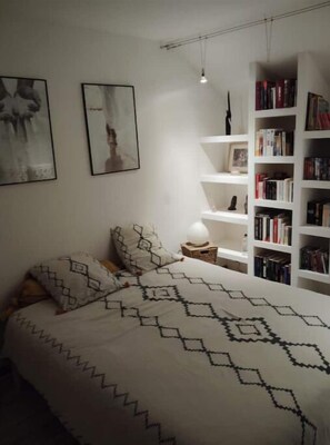 4 bedrooms, iron/ironing board, WiFi, bed sheets - Welcome to Villa Bergeracoise - Les Cigales. (Eyraud-Crempse-Maurens)