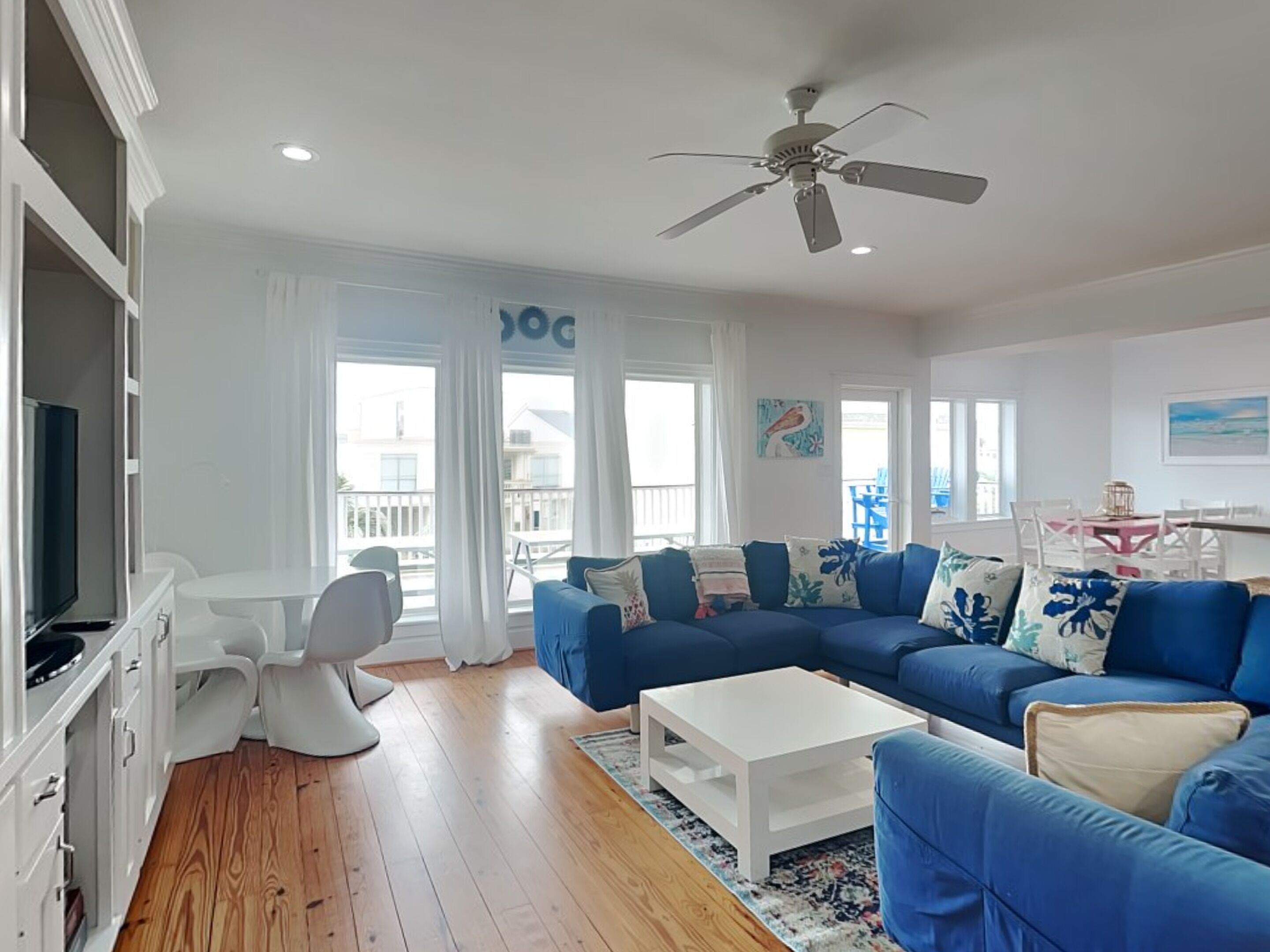 Mojo Dojo Beach Casa | Spacious + Pet Friendly!