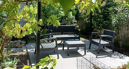 EastToulon 1rst independent floor of a villa, 3 rooms 70 m², balconies, terrace