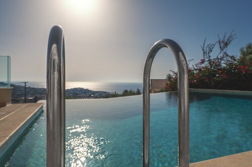 VILLA SERENITY