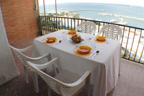 Outdoor dining - Agi Monaco B3 Apartamento for rent in Roses Girona. (Roses)
