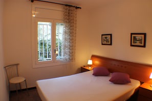 1 bedroom, iron/ironing board