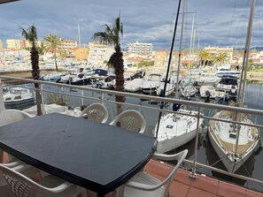 Marina - Agi Port Canigo 130 Apartamento for rent in Roses Girona. (Roses)