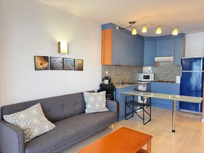 Unclassified image, 2 of 11, button - Agi Port Canigo 206 Apartamento for rent in Roses Girona. (Roses)