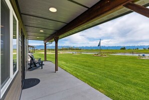 Terrace/patio - Family Friendly Cabins w/ Mountain & Wildlife View (Kalispell)