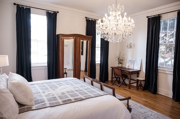 1 bedroom, iron/ironing board, WiFi, bed sheets - Peony Apartment (Gastonia)