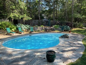 Een verwarmd zwembad