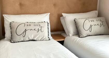 Impeccable 2-bed Lodge in Preston hot hub