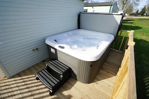 Baignoire à remous extérieure