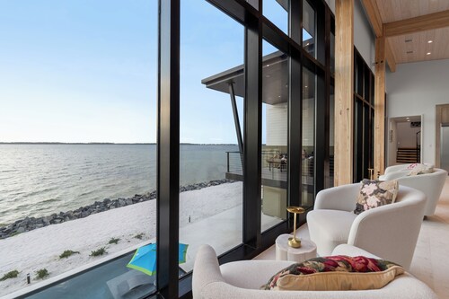 Luxury Waterfront 6 Bedroom. 6.5 Bath Home with Private Pool!