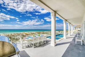 حمّام سباحة مُدفَّأ