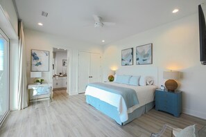 6 عدّة غرف نوم ومكواة/لوح كي وواي فاي مجانًا وملاءات أسرّة