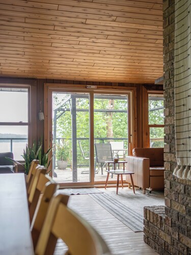 Panoramic Views of Miller Lake - The Lookout perched on the waters edge.