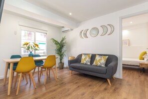 Comfort Apartment | Living area - Picasso Suites Cornellá  (Cornella de Llobregat)