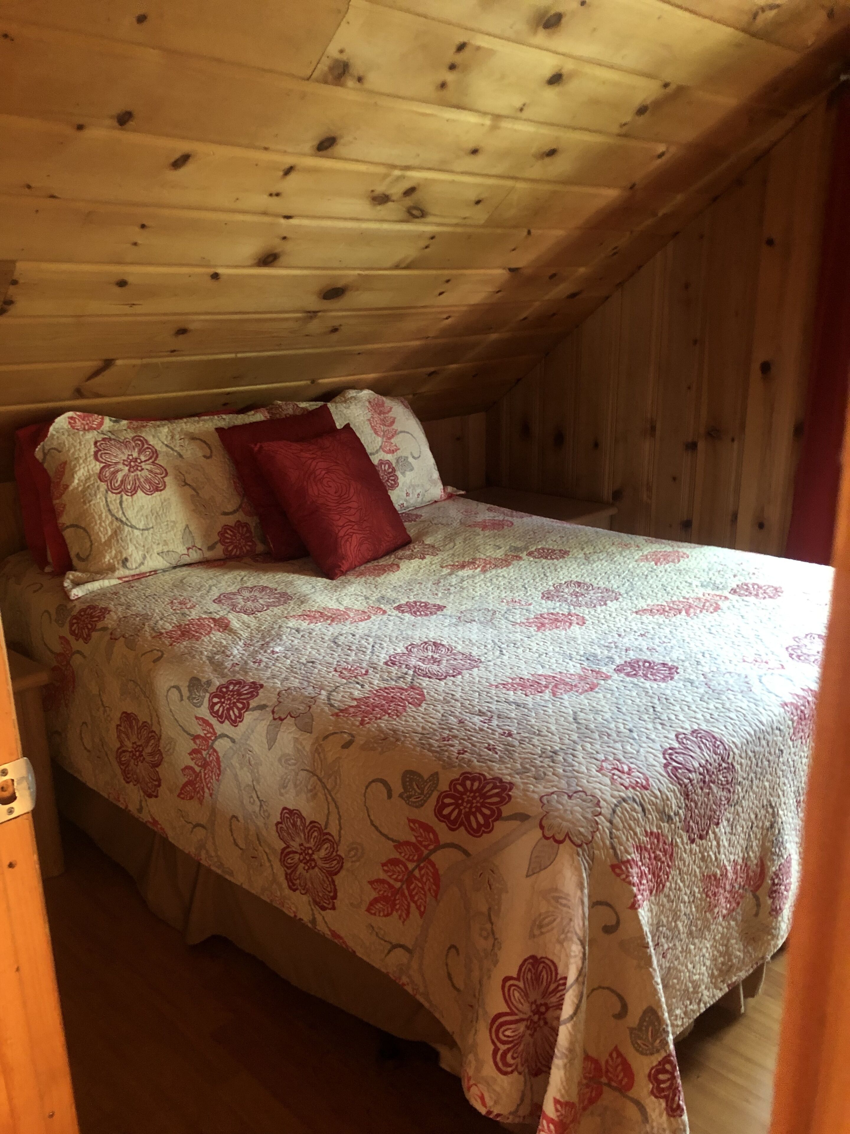 3 chambres, fer et planche à repasser, accès au Wi-Fi (inclus)