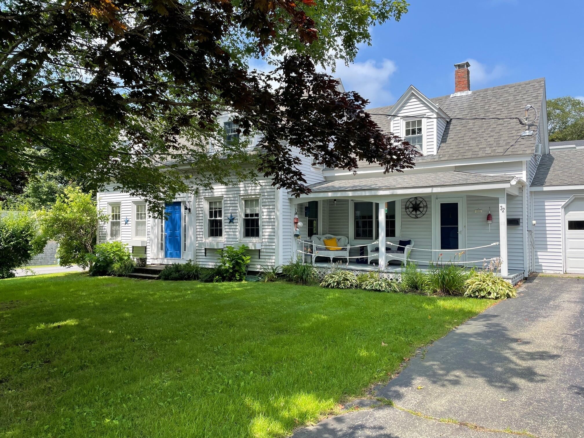 Charming 3 bedroom, 2 bath home walking distance to downtown Boothbay Harbor