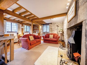 TV, fireplace - Discover 17th-century charm at Capp Mill, nestled in picturesque grounds. (Painswick, near Stroud)