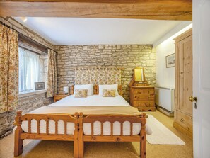 2 bedrooms, WiFi (free), bed sheets
